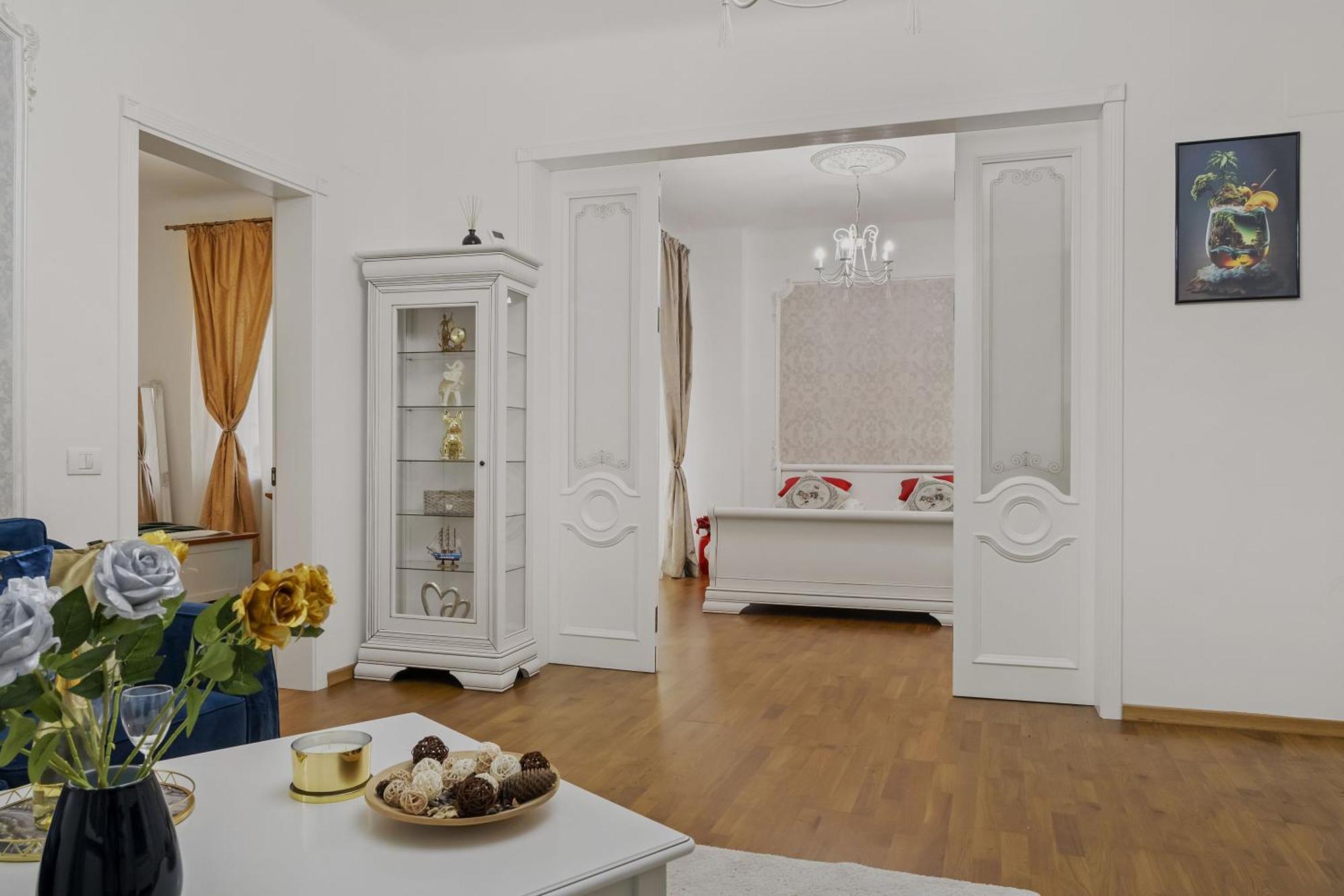 Sweet Luxury Three Rooms Apartment City Center Universitate Bucharest Exterior photo